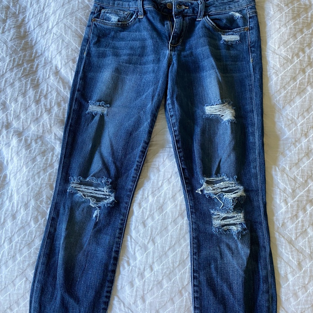 Joes The Skinny distressed jeans size 28